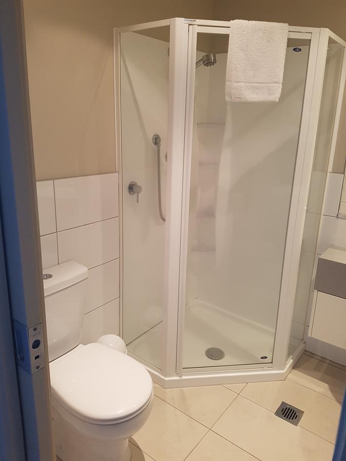 Te Kaha Beach Hotel Экстерьер фото